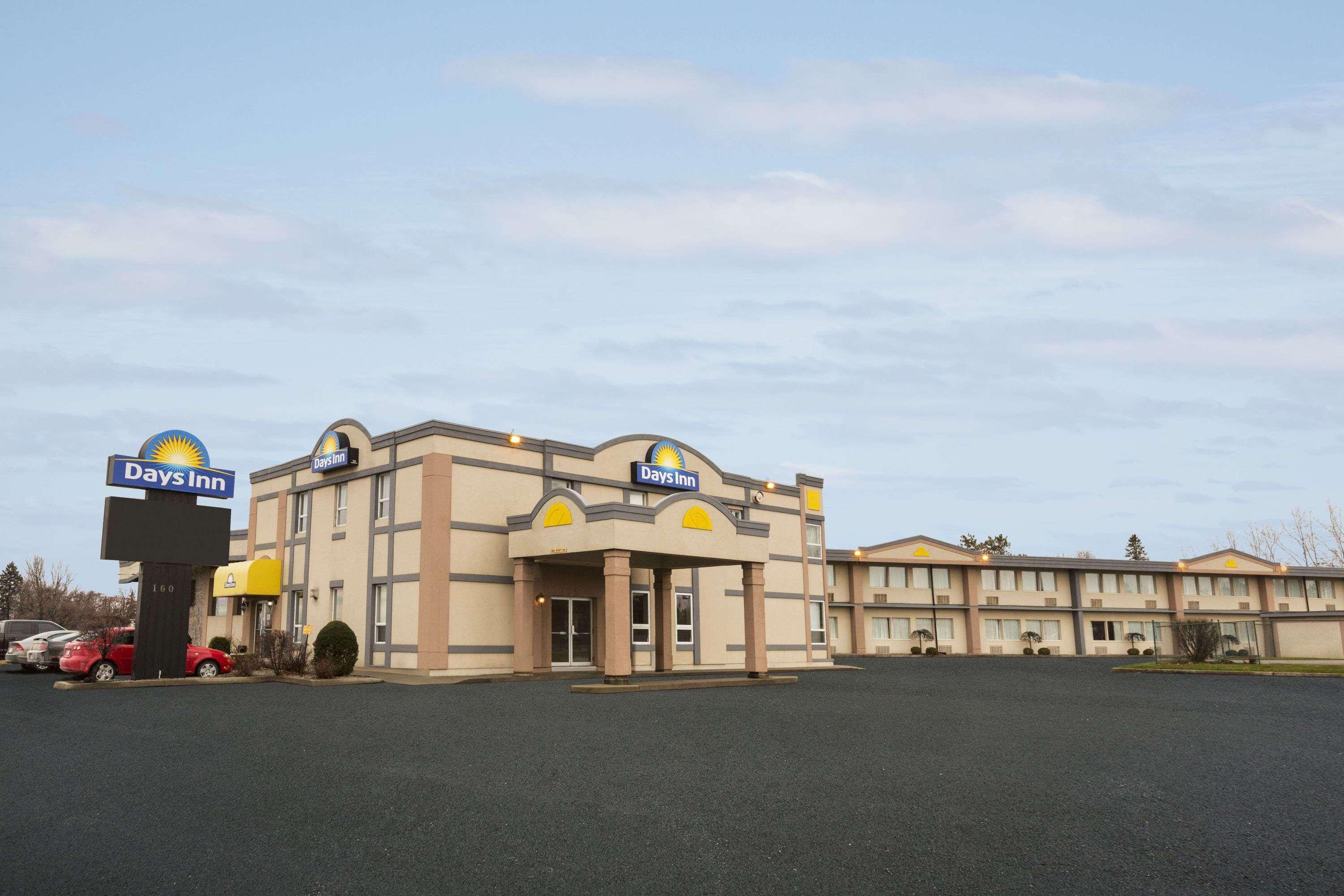 Days Inn By Wyndham Brockville Ngoại thất bức ảnh